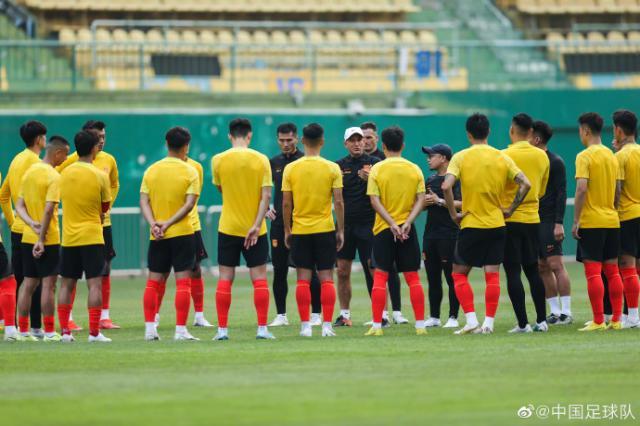 1679309801461044719.jpg 国足抵新马上开练保持状态 21日友好会面奥克兰城