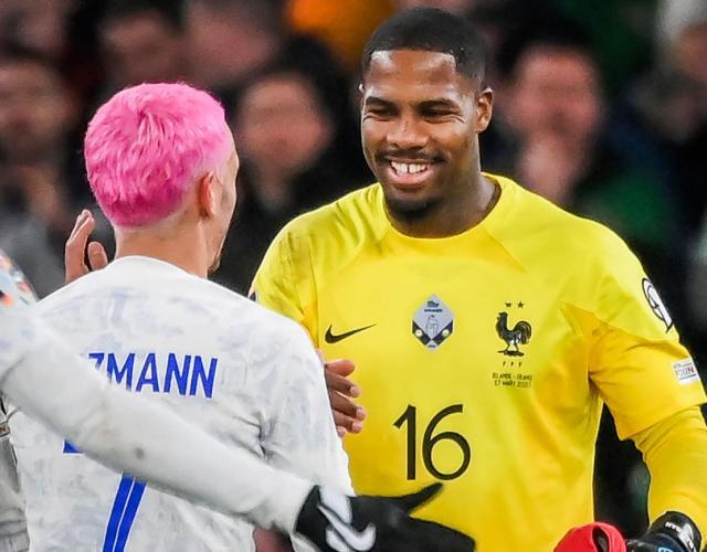 聪明帕瓦尔与德尚和解，灵猫迈尼昂致敬班克斯