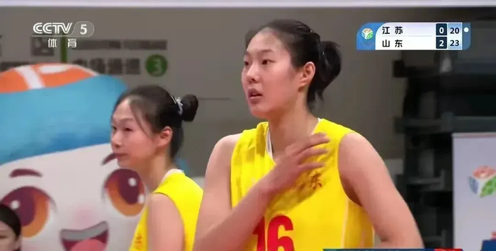 别再骂郭湘玲！山东女排惨败江苏，锅不该小将背，教练才是真问题|江苏女排|球队|球迷|主力|孙杰_新浪体育_新浪新闻