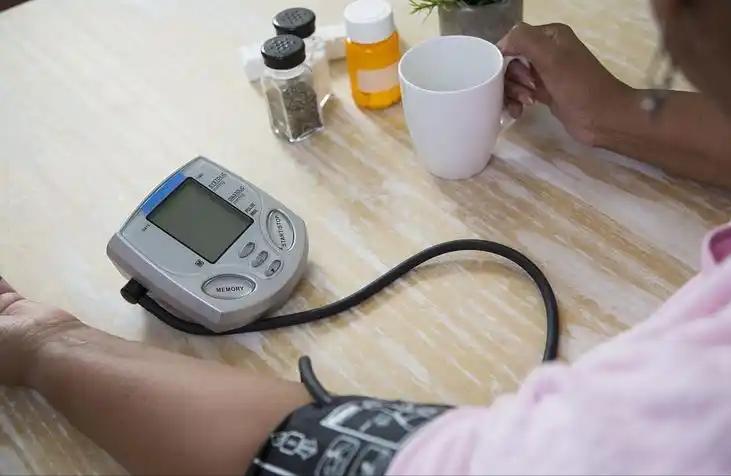 必发彩票app下载链接在哪-女子因肺栓塞不幸走了！医生：天冷宁愿躺一天，也别干这5事！